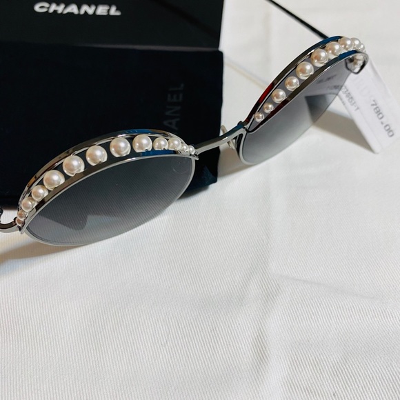 COPY - 😎🕶Channel round pearl women’s sunglasses 🕶😎 - Picture 2 of 9